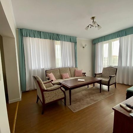 Wild Cherry Apartments Saints Constantine and Helena ภายนอก รูปภาพ