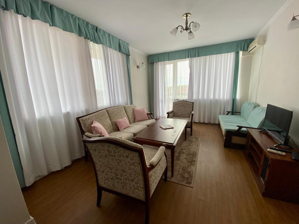 Wild Cherry Apartments Saints Constantine and Helena ภายนอก รูปภาพ
