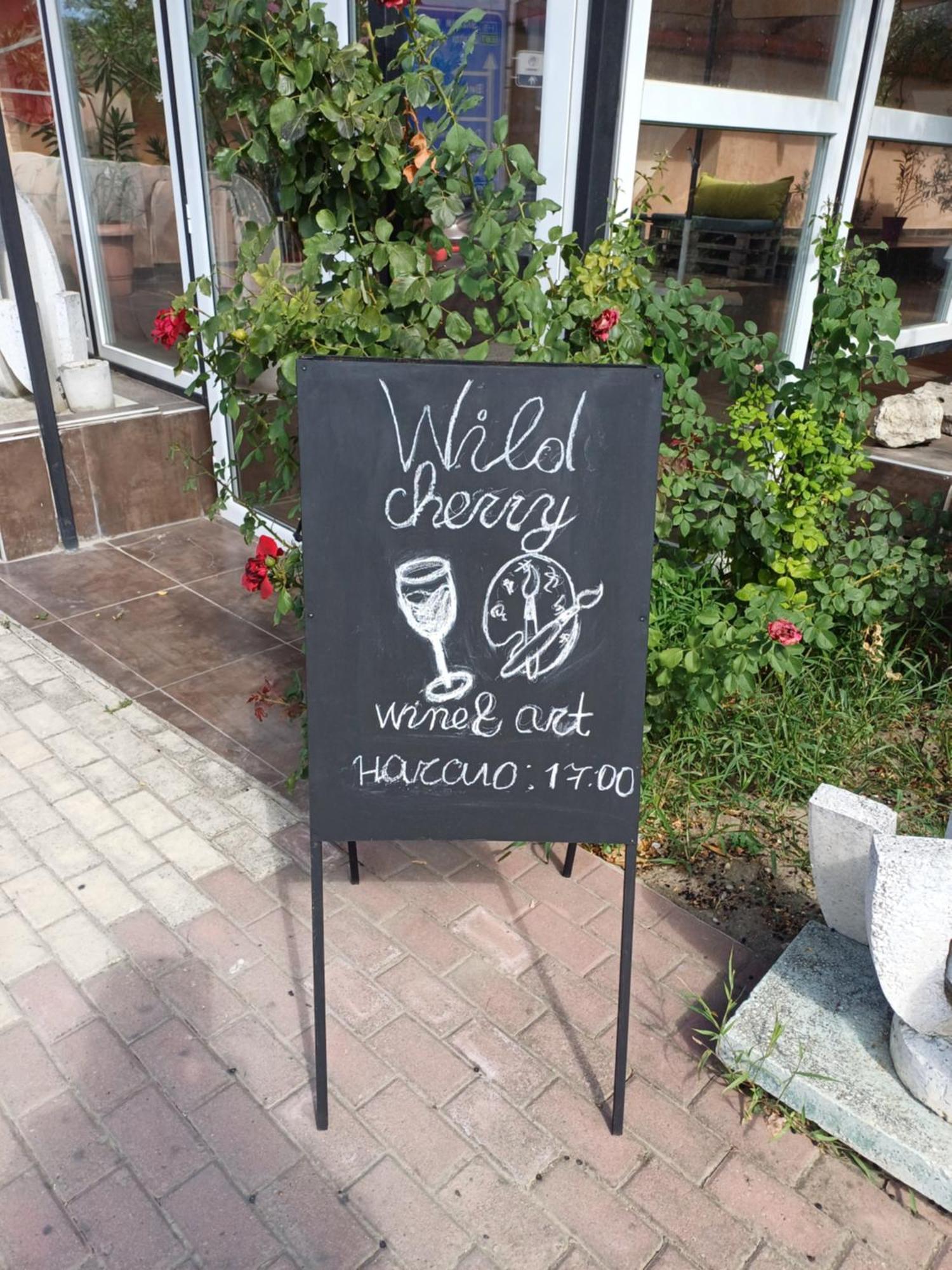 Wild Cherry Apartments Saints Constantine and Helena ภายนอก รูปภาพ
